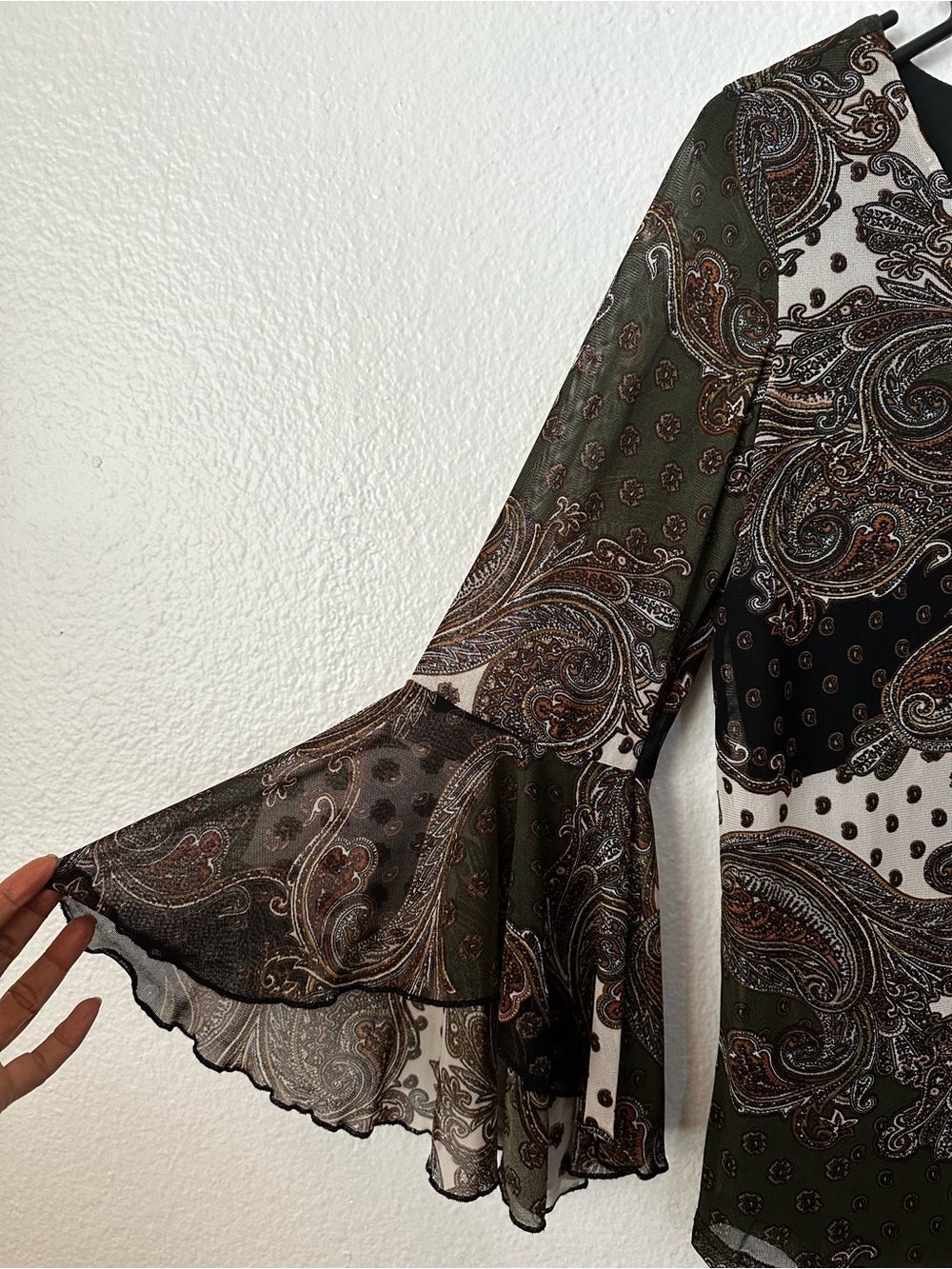 POPPI Olive & Cream Paisley 3/4th Bell-Sleeve Blouse Summer Casual Small - Picture 5 of 8